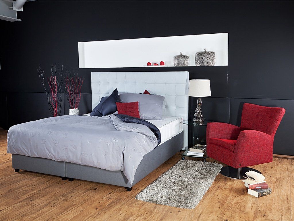 Luxusní čalouněná postel ART