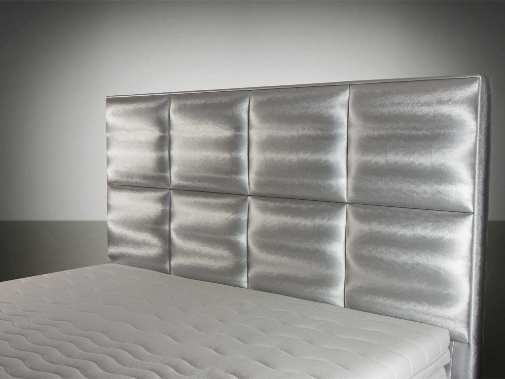 Luxusní čalouněná postel PROXY