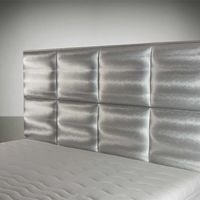 Luxusní čalouněná postel PROXY