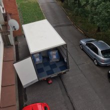 Při transportu sedačky je o každý díl